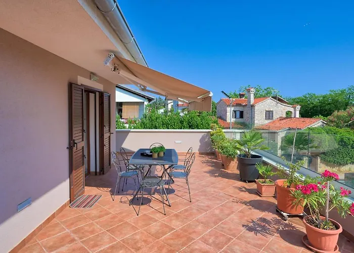 Nina Μεντουλίν