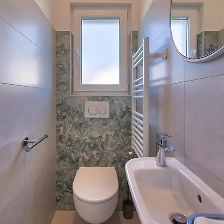 Nina Apartament *